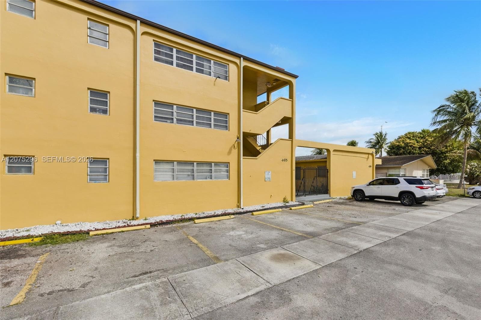 465 E 28th St # 18, Hialeah FL 33013 photo 2