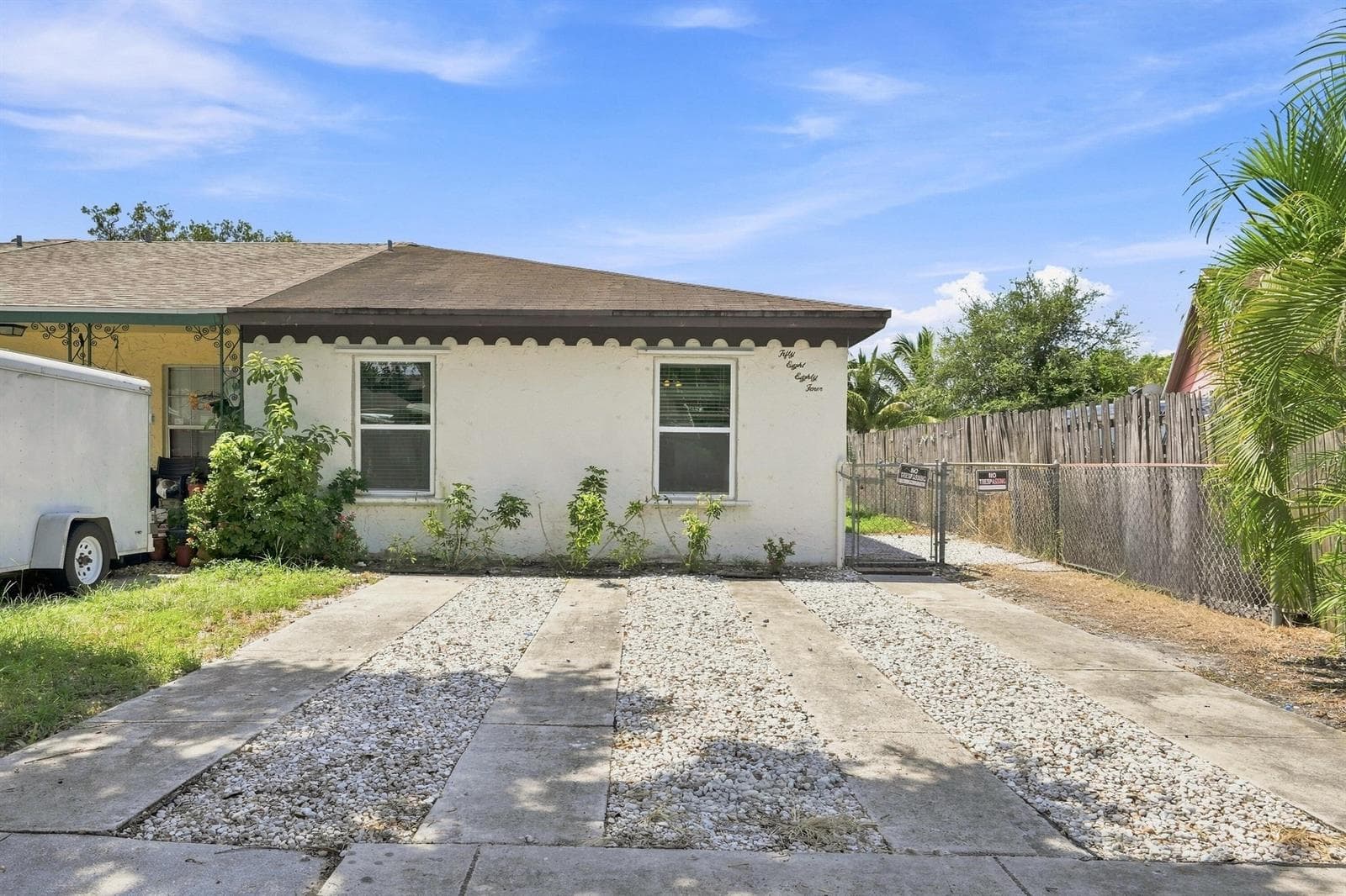 5884 S 38th Street, FL 33463