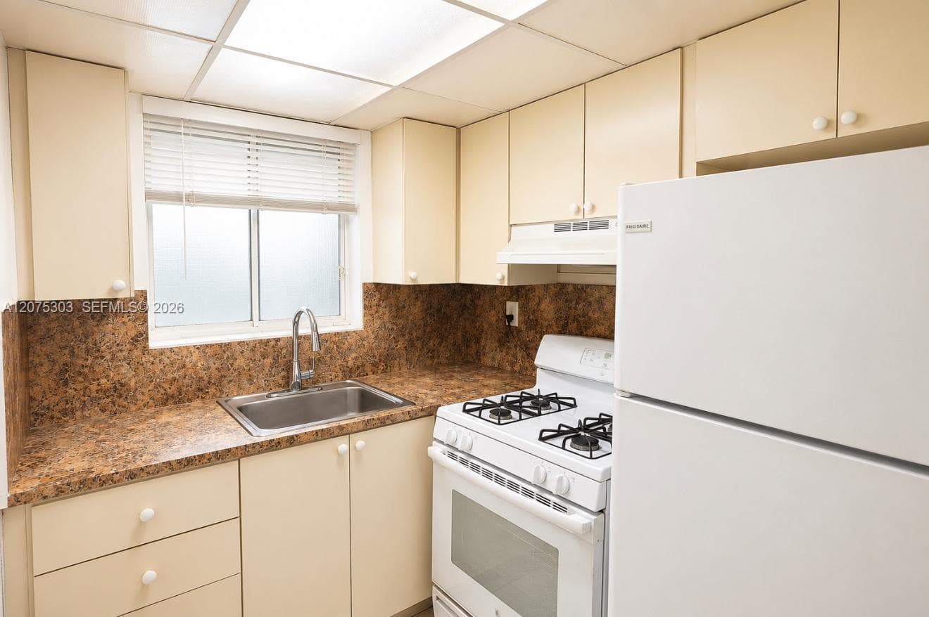 2799 E 4th Ave # 7, Hialeah FL 33013
