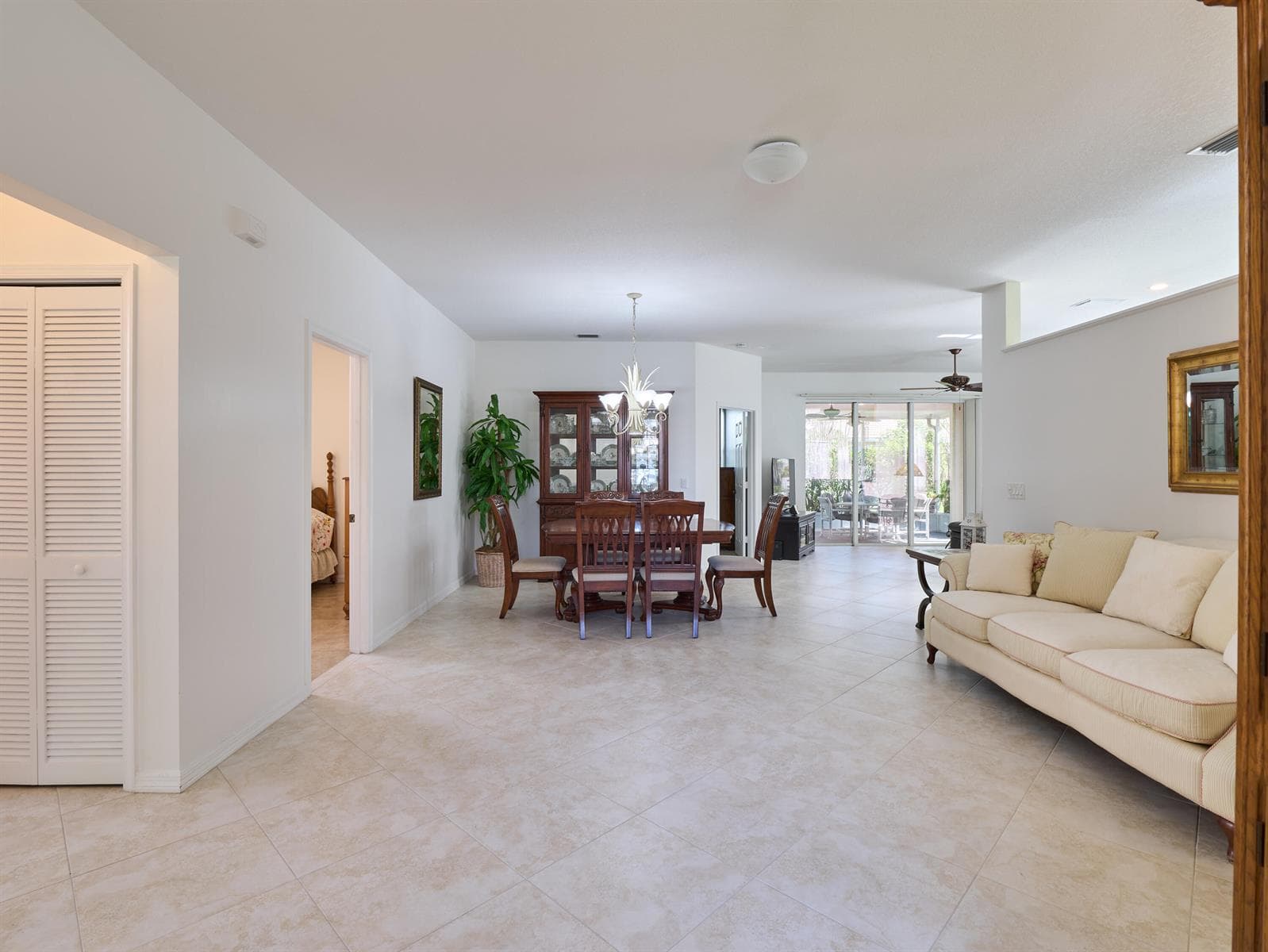 907 NW Sarria Court, Port St. Lucie FL 34986 photo 5