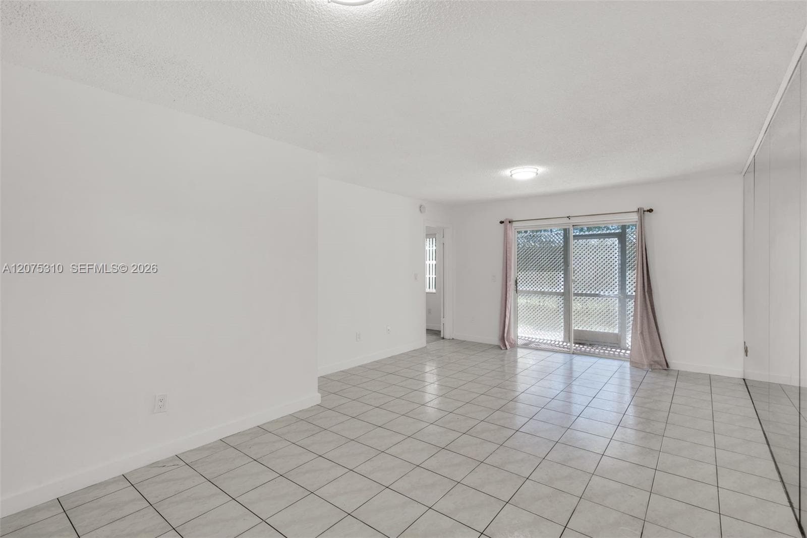 426 NE 210th Cir Ter # 2, Miami FL 33179 photo 4