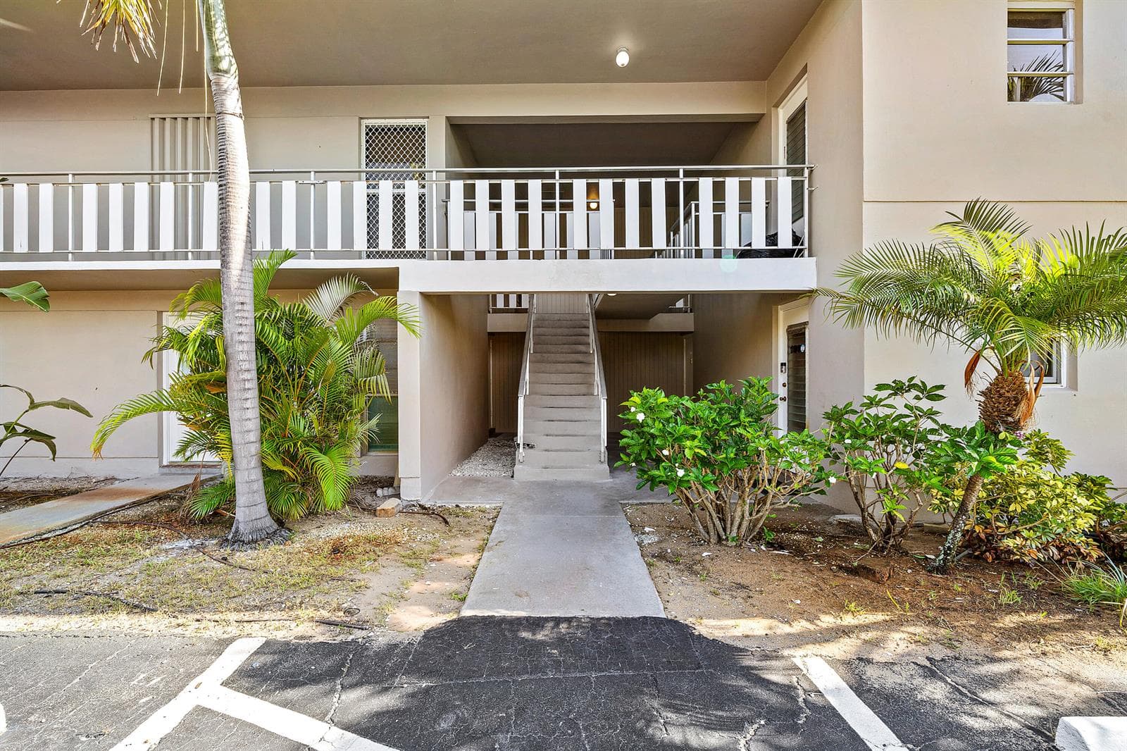 315 CIRCLE Drive S # 201, Boynton Beach FL 33435 photo 2
