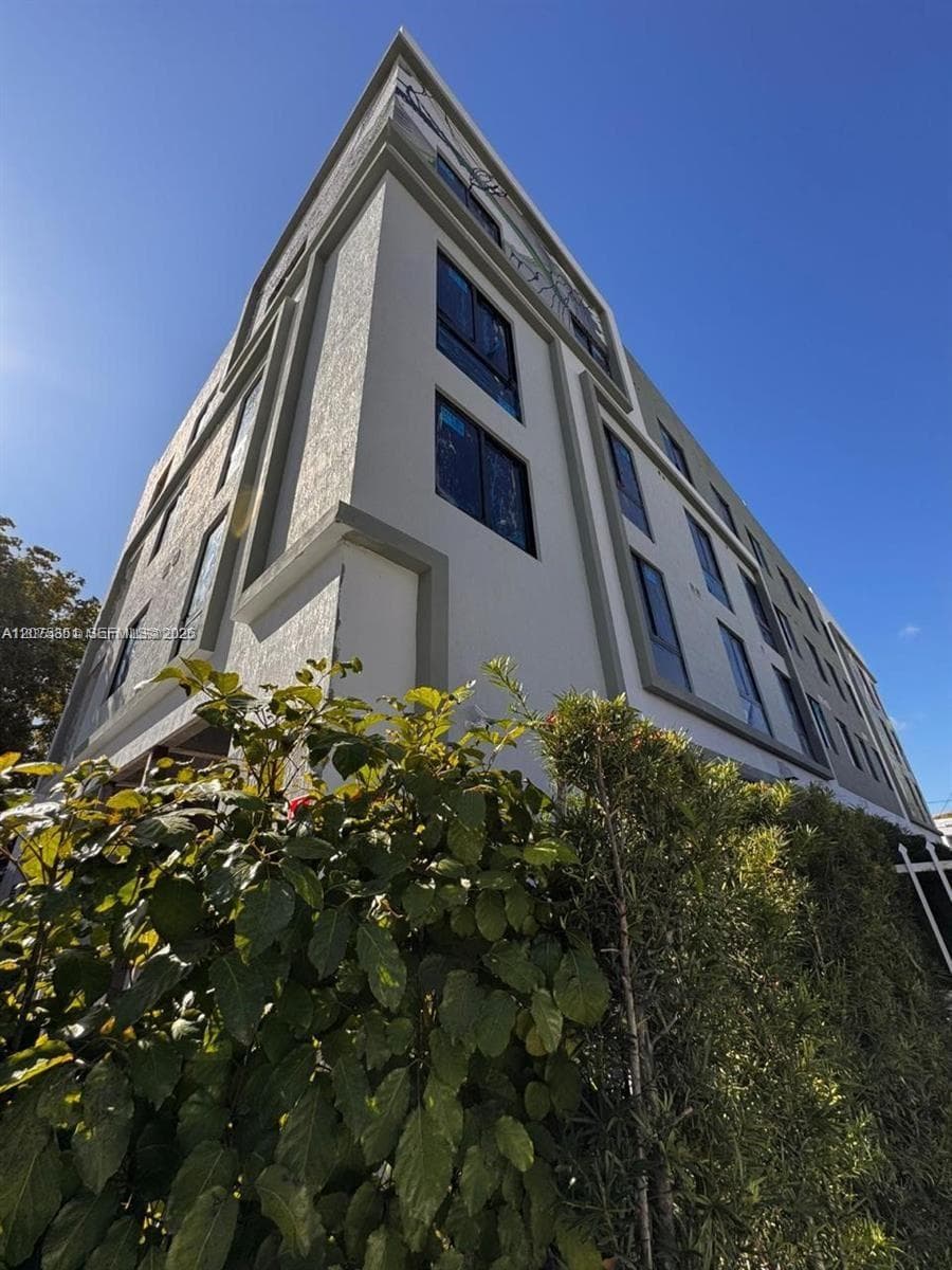 3422 NW 5th Ave # 404, Miami FL 33127