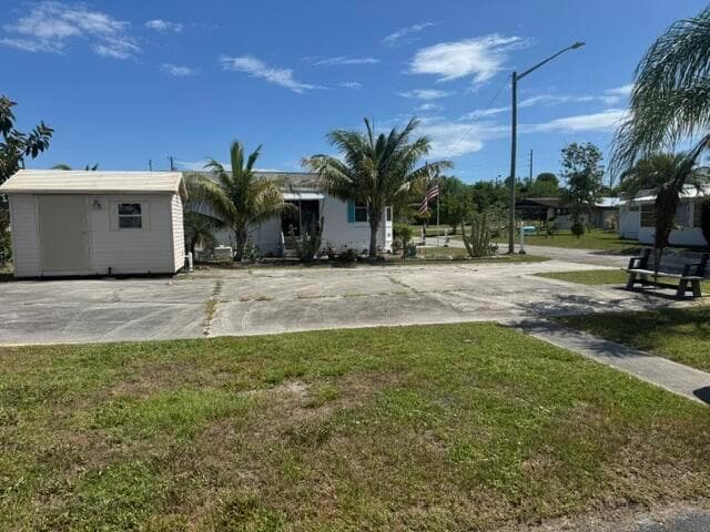 2023 St Lucie Blvd, Unit 30, Fort Pierce FL 34946 photo 2