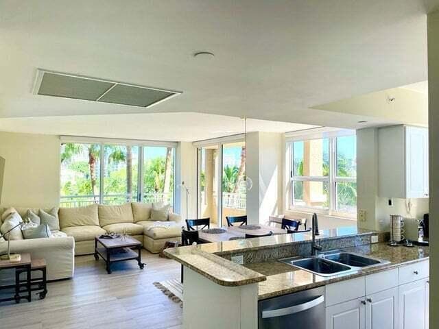19501 W Country Club Drive, Aventura FL 33180 photo 2