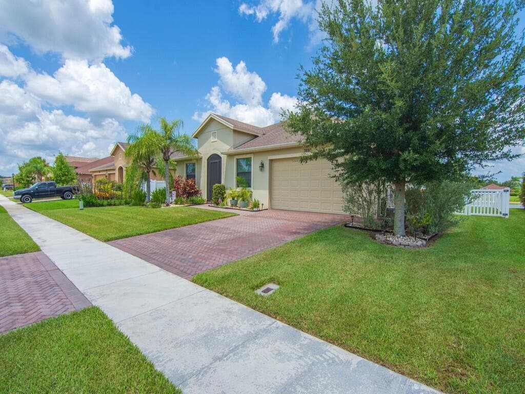 9880 Verona Manor, Vero Beach FL 32966 photo 3