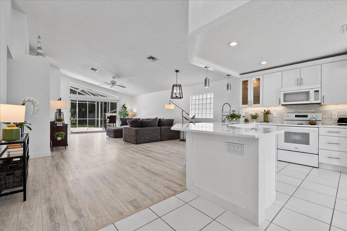 1820 S Club Drive, Wellington FL 33414 photo 3