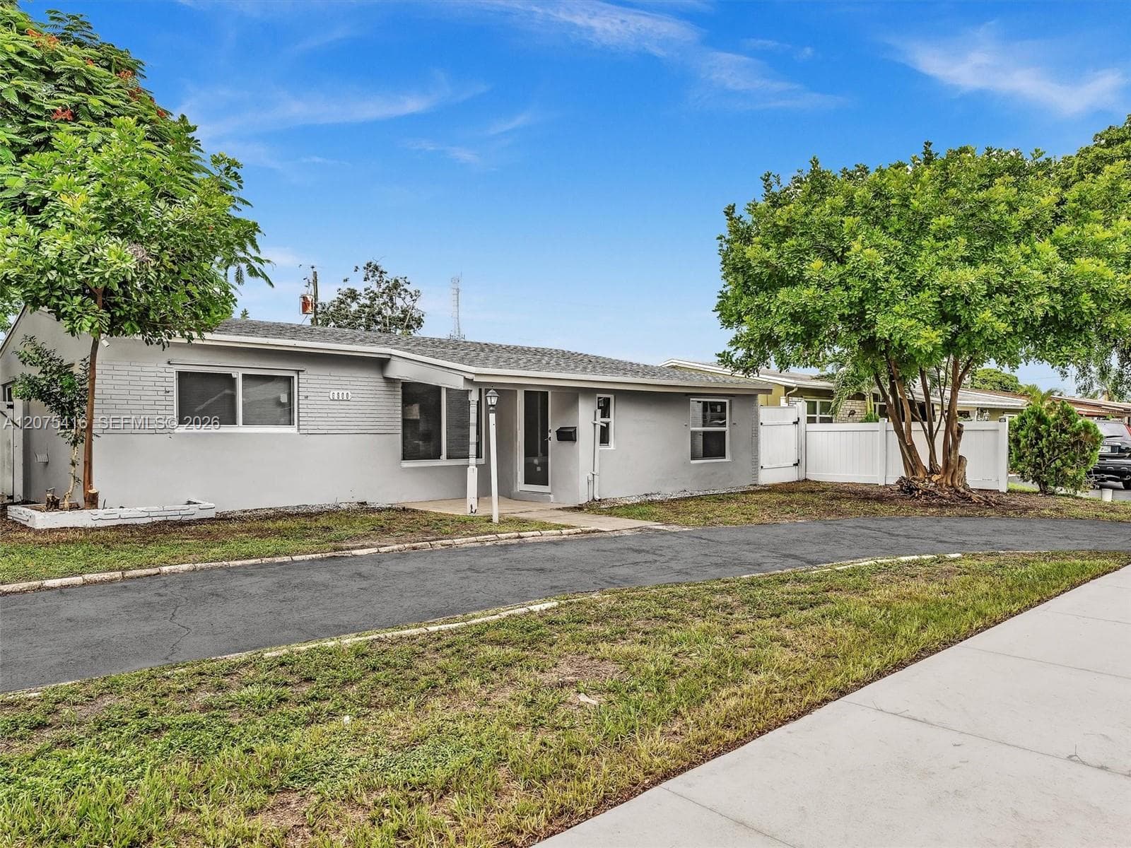 6800 Raleigh St, Hollywood FL 33024 photo 2