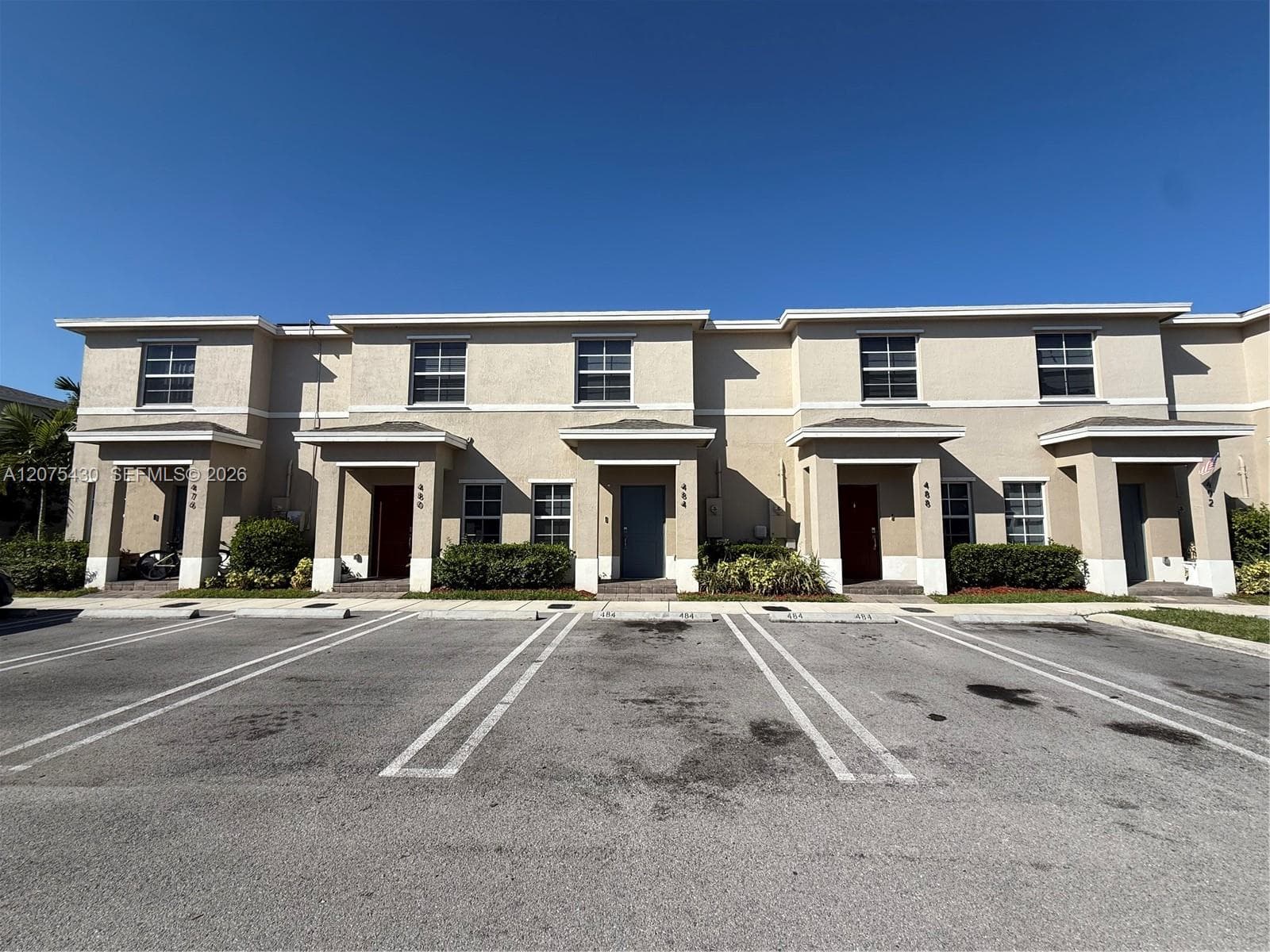 488 NE 5th Ter, Florida City FL 33034 photo 4