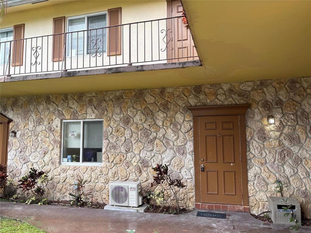 9200 NW 38TH Drive # 1A, Coral Springs FL 33065