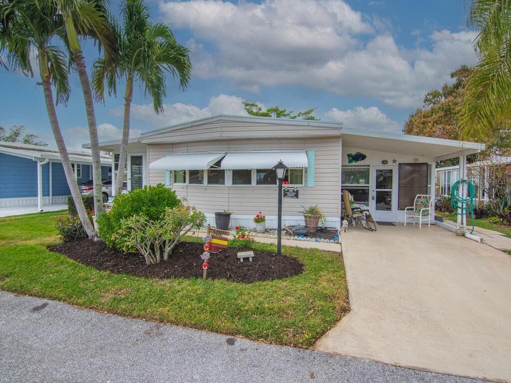 293 NE Moonstone Drive, Jensen Beach FL 34957