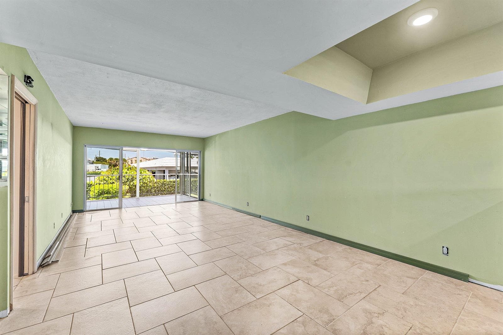 155 Yacht Club Drive # 101, North Palm Beach FL 33408 photo 2
