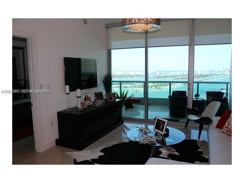 900 Biscayne Blvd # 4207, Miami FL 33132 photo 3