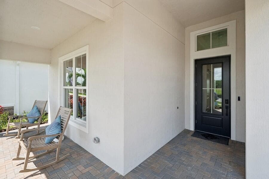 10153 NW FIELD FLOWER Trail, Port St. Lucie FL 34987 photo 2