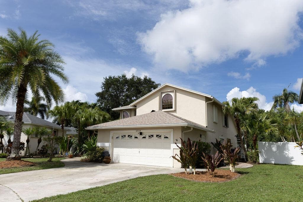 6310 KAMPUR Court, Boynton Beach FL 33437 photo 2