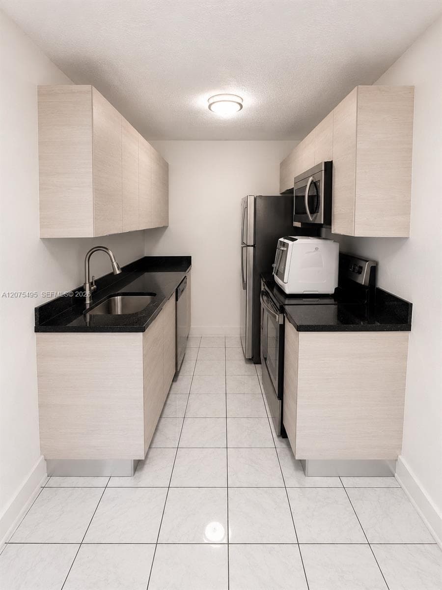 1319 Meridian Ave # 205, Miami Beach FL 33139 photo 2