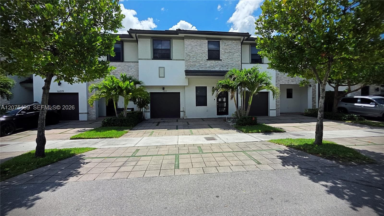 16017 NW 91st Ct, Miami Lakes FL 33018 photo 3