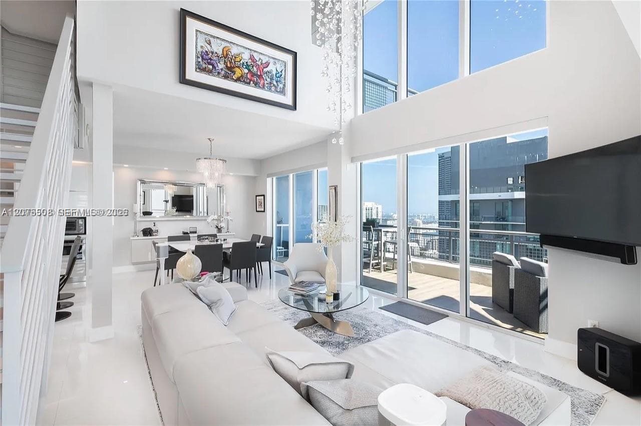 60 SW 13th St # 5210, Miami, FL 33130 photo 3