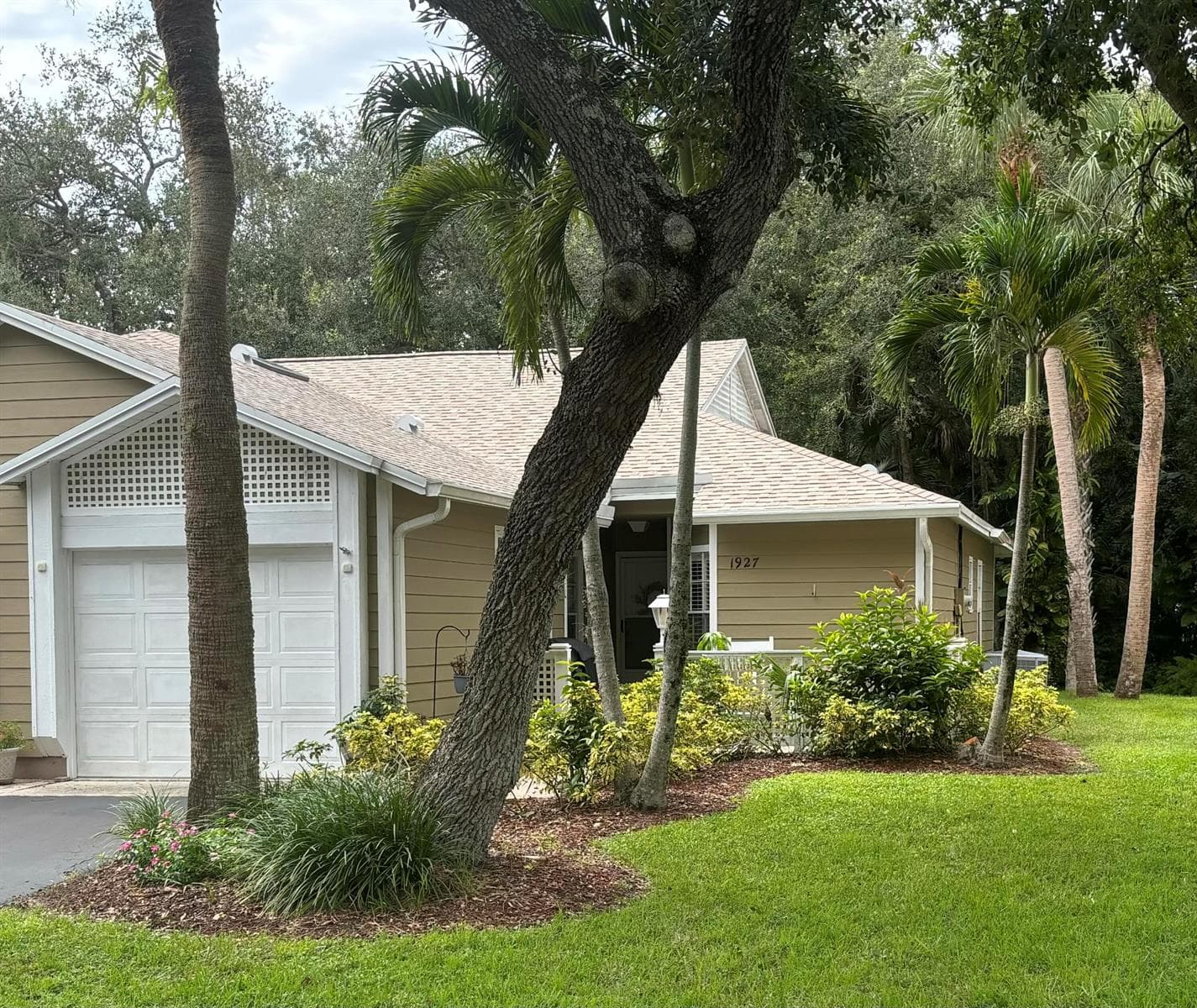 1927 SIXTY OAKS Lane, Vero Beach FL 32966 photo 2