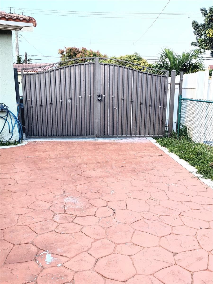 3941 E 9th Ln # 0, Hialeah, FL 33013 photo 2