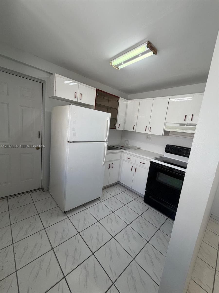 1261 W 60th Ter # 1261, Hialeah, FL 33012 photo 3