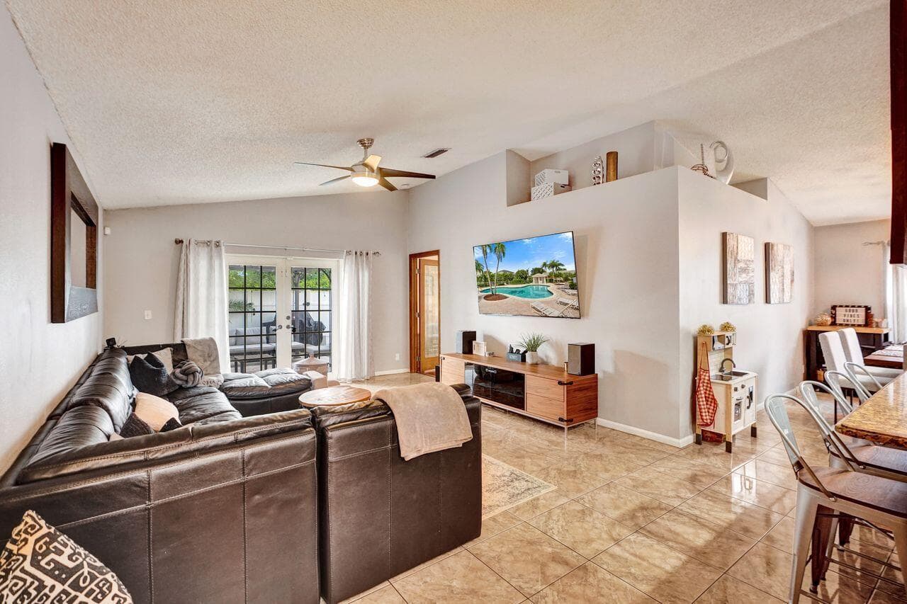 1948 SW 177TH Avenue, Miramar FL 33029 photo 4