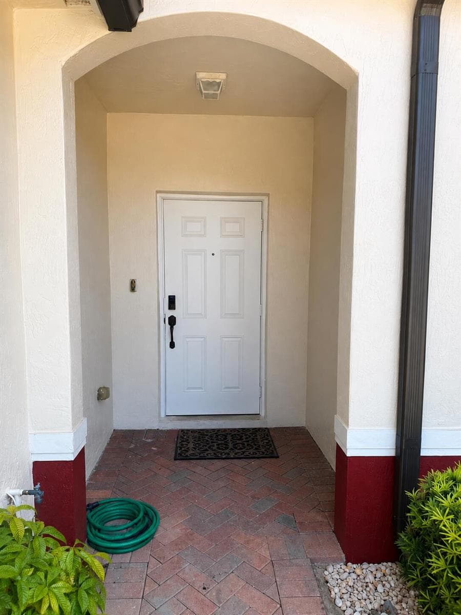 2986 NW 35TH Avenue, Lauderdale Lakes FL 33311 photo 2