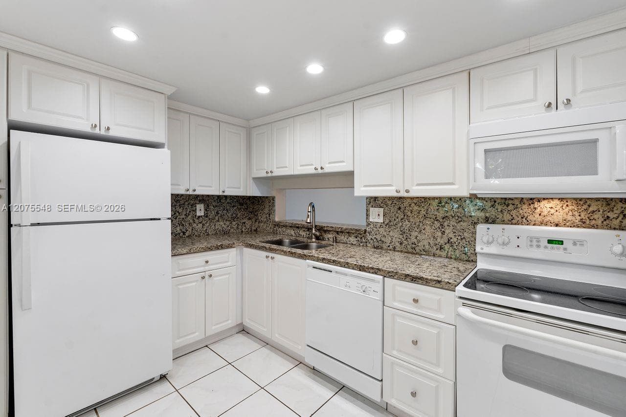 8420 SW 133rd Ave Rd # 105, Miami FL 33183 photo 3