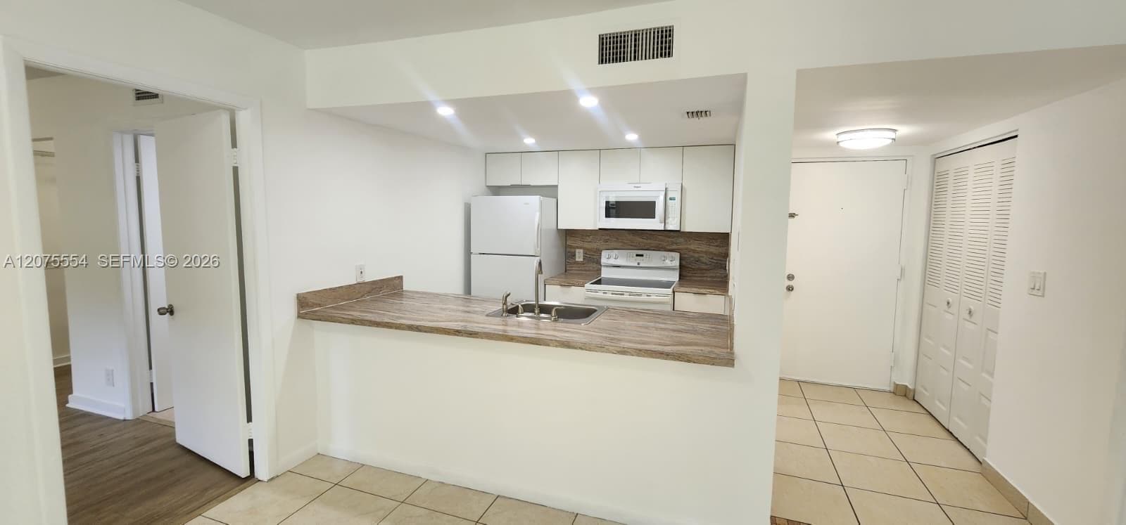 8160 Geneva Ct # 104, Doral FL 33166