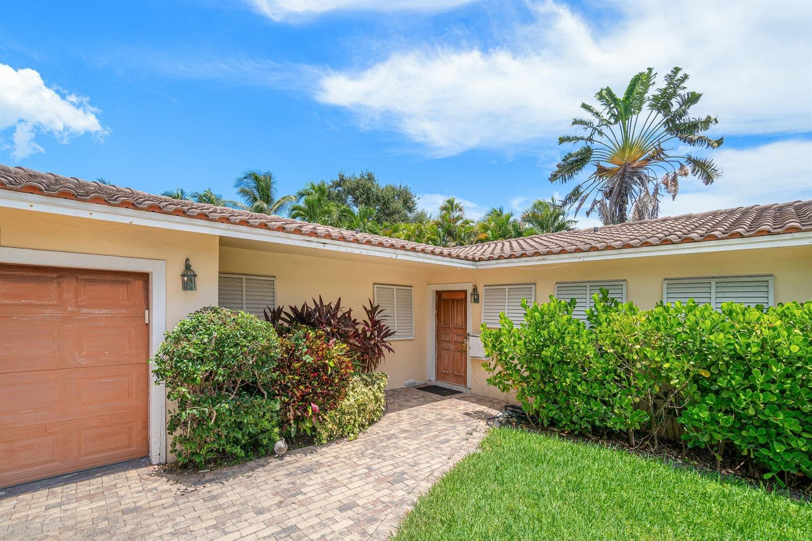 317 NE 2ND Street, Boca Raton FL 33432 photo 2