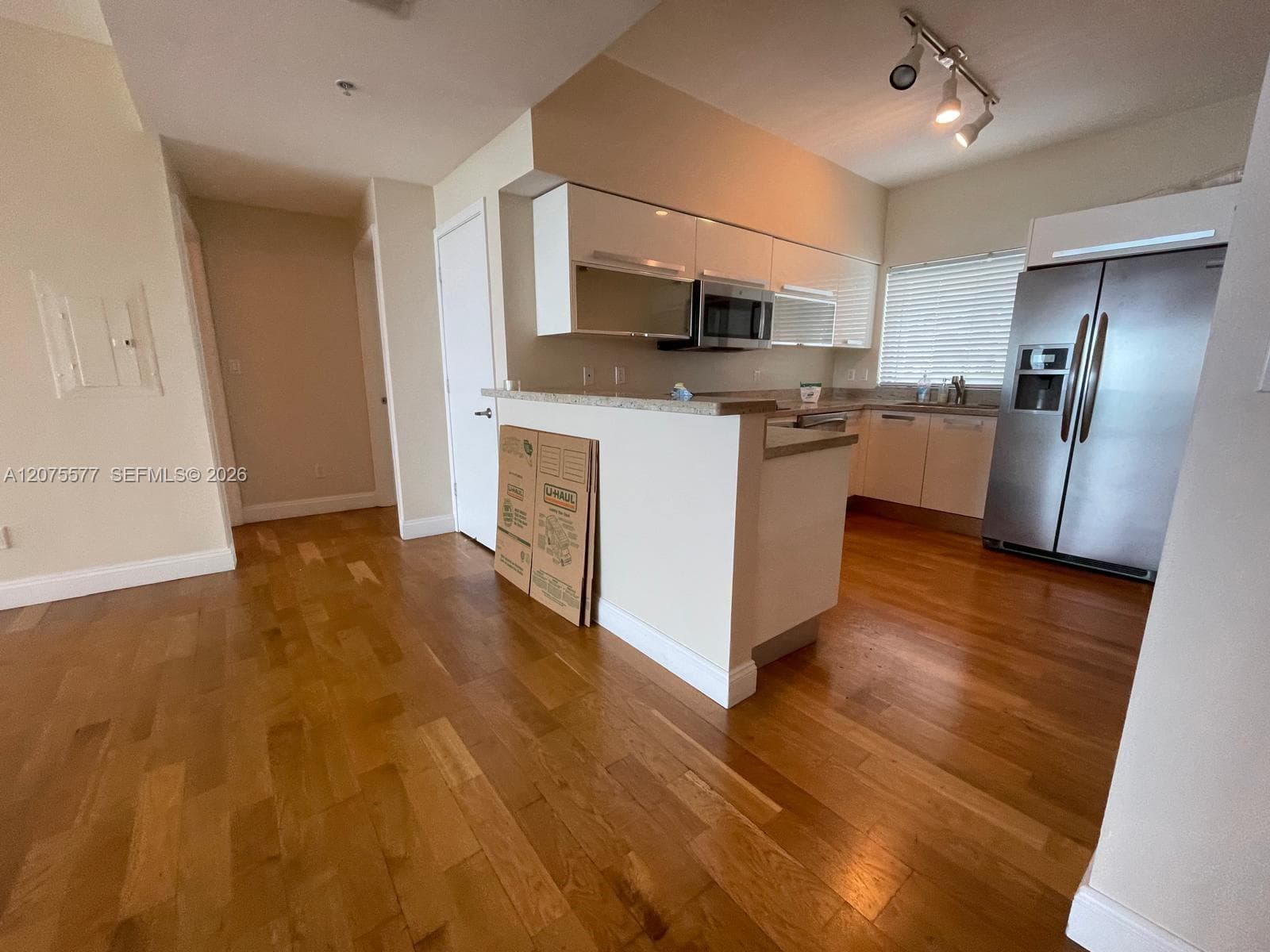 601 NE 36th St # 1209, Miami FL 33137 photo 2