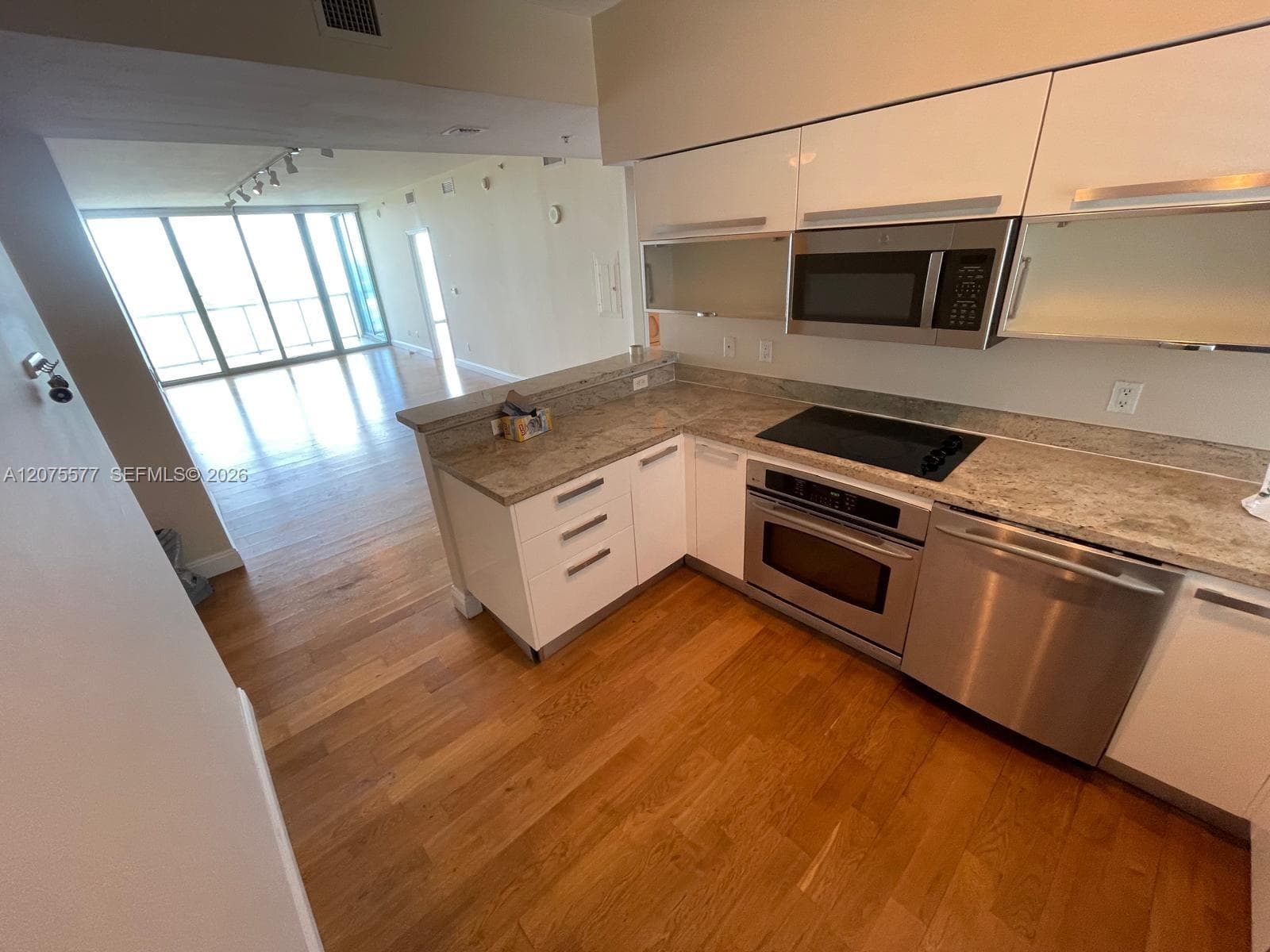 601 NE 36th St # 1209, Miami FL 33137 photo 3