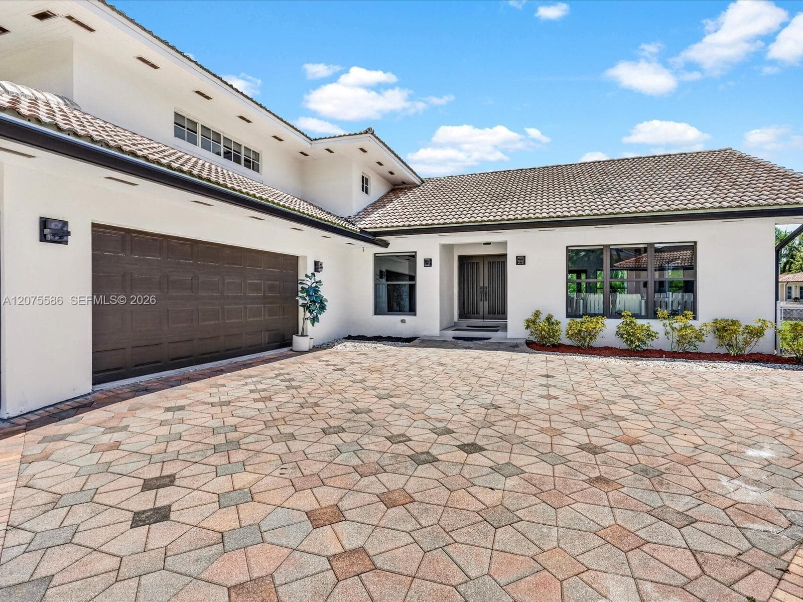 343 Centre Is, Golden Beach, FL 33160