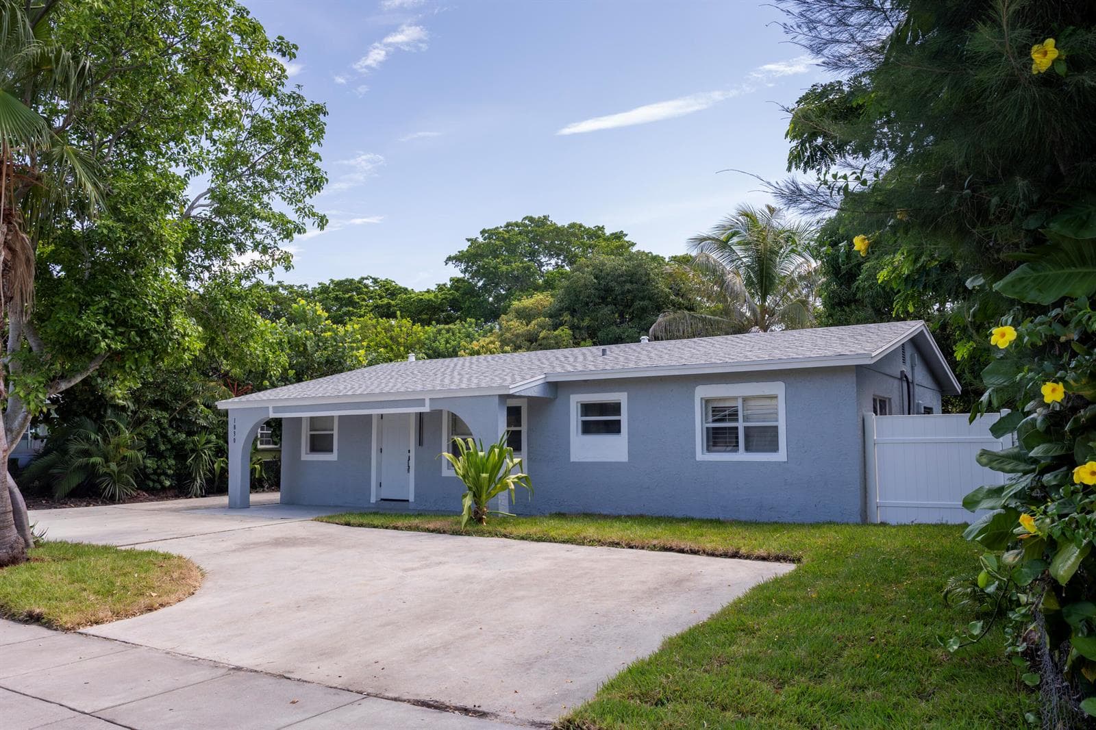 1830 NE 2ND Lane NE, Boynton Beach FL 33435 photo 2