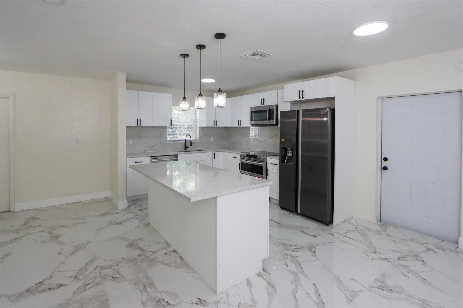 1830 NE 2ND Lane NE, Boynton Beach FL 33435 photo 4