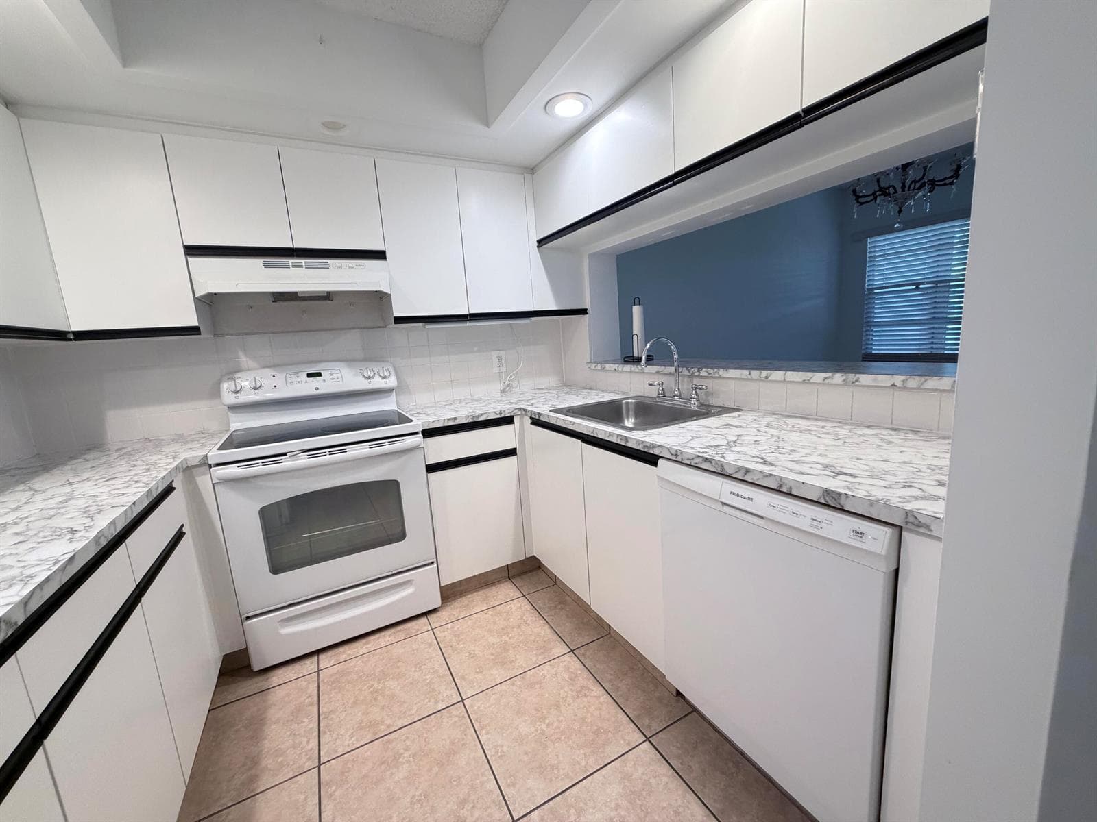 1300 SW 125TH Avenue # 103K, Pembroke Pines FL 33027 photo 4
