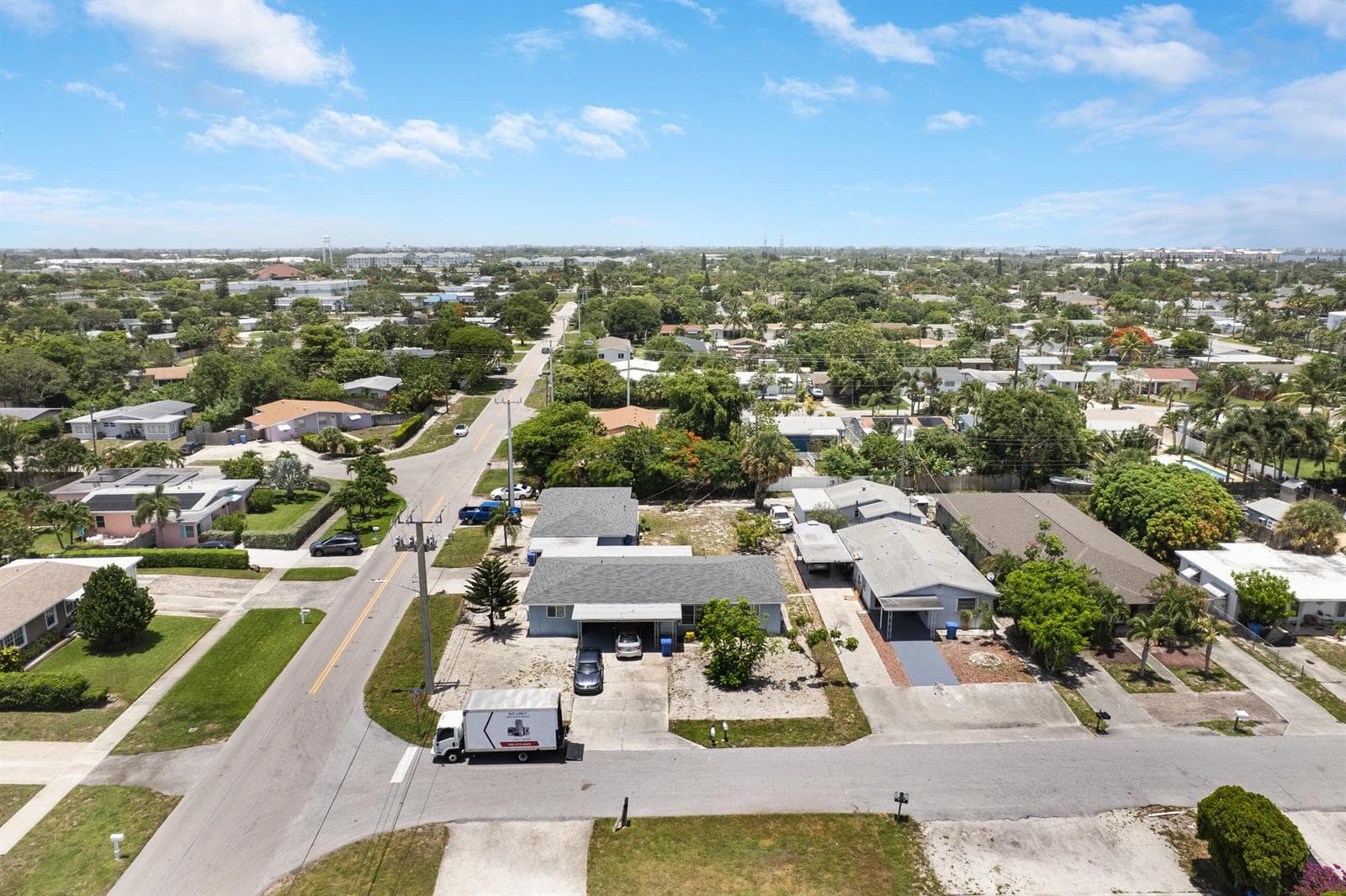 516 S Arnold Avenue, Lantana FL 33462 photo 2