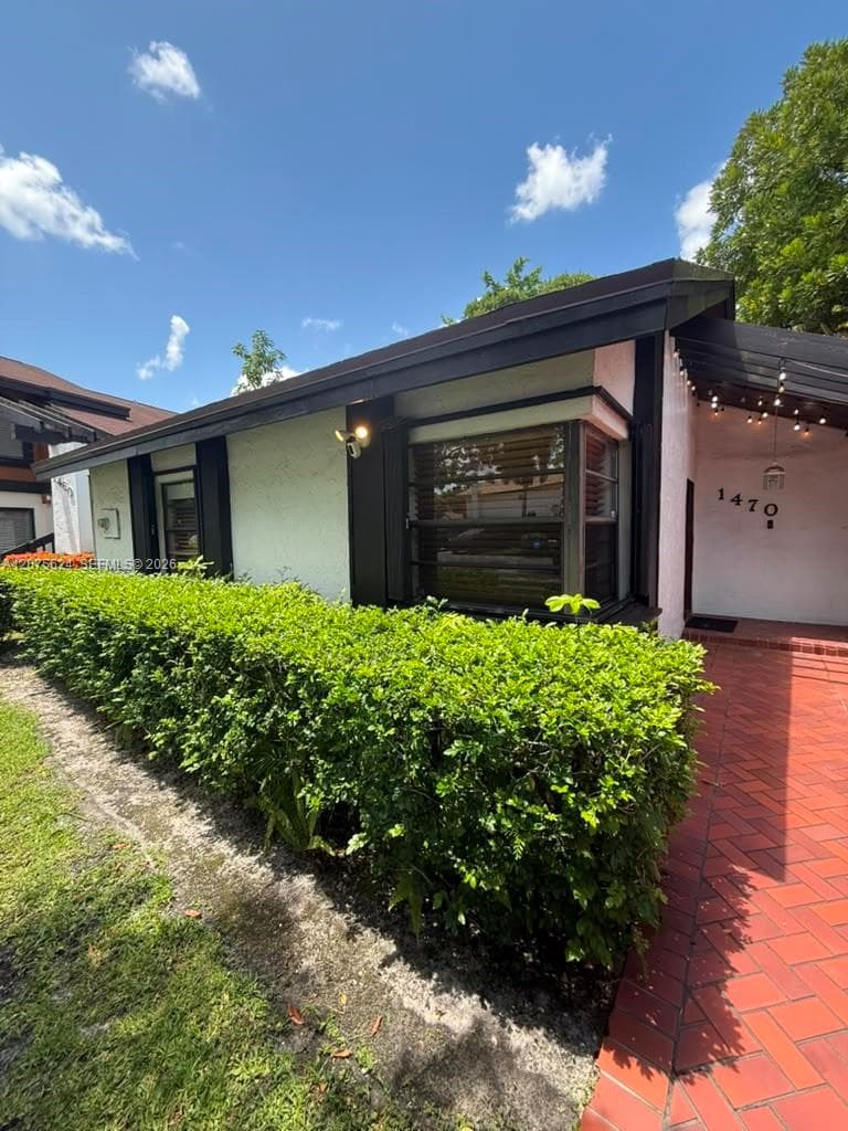 1470 Flamingo Ct, Pembroke Pines FL 33026 photo 4