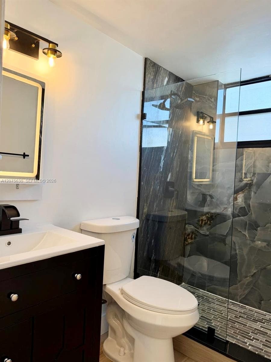 5055 NW 7th St # 413, Miami FL 33126 photo 2