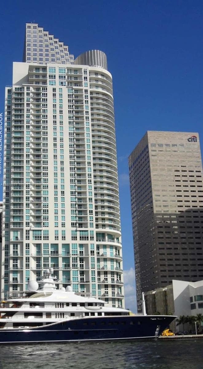300 S Biscayne Blvd # 2207, Miami FL 33131 photo 5