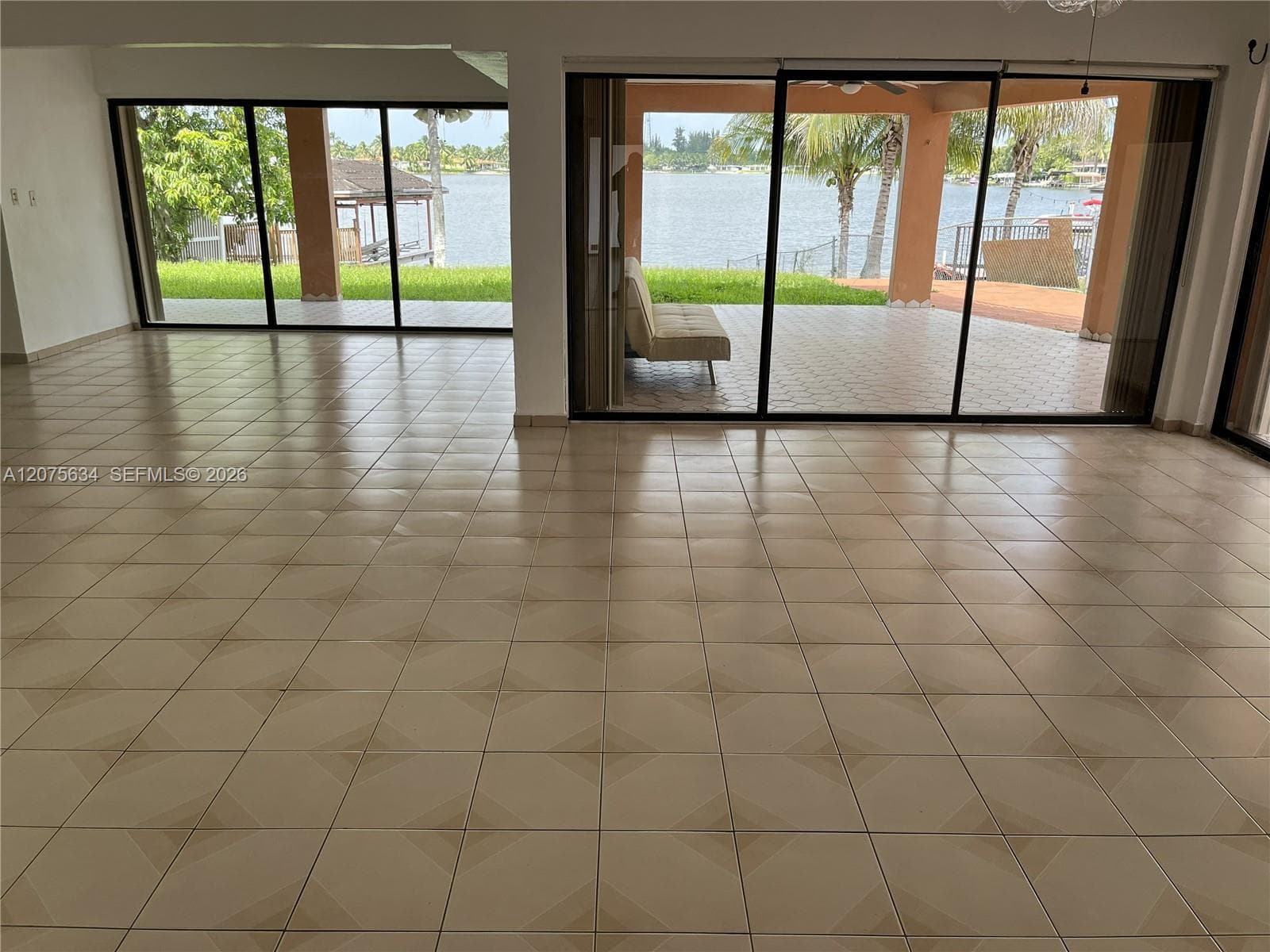 18105 NW 81st Ct, Hialeah FL 33015 photo 3