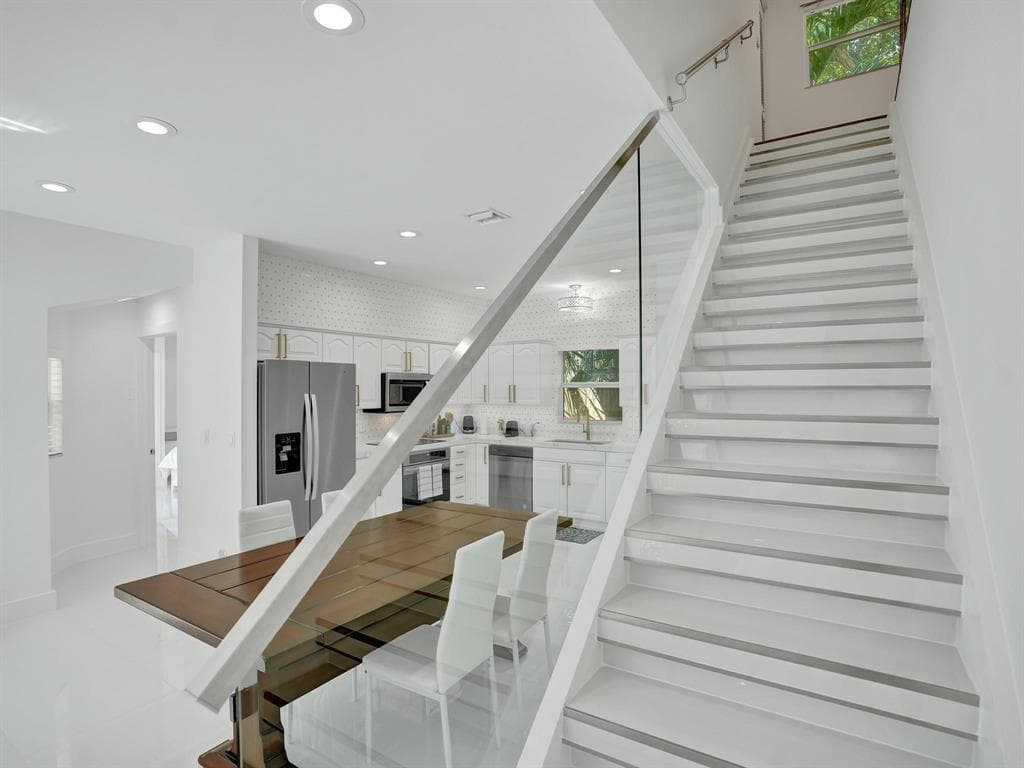 833 SW 17th Street, Fort Lauderdale FL 33315 photo 2