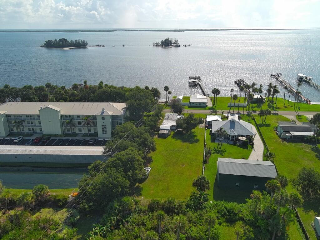 13485 N INDIAN RIVER Drive, Sebastian FL 32958 photo 2