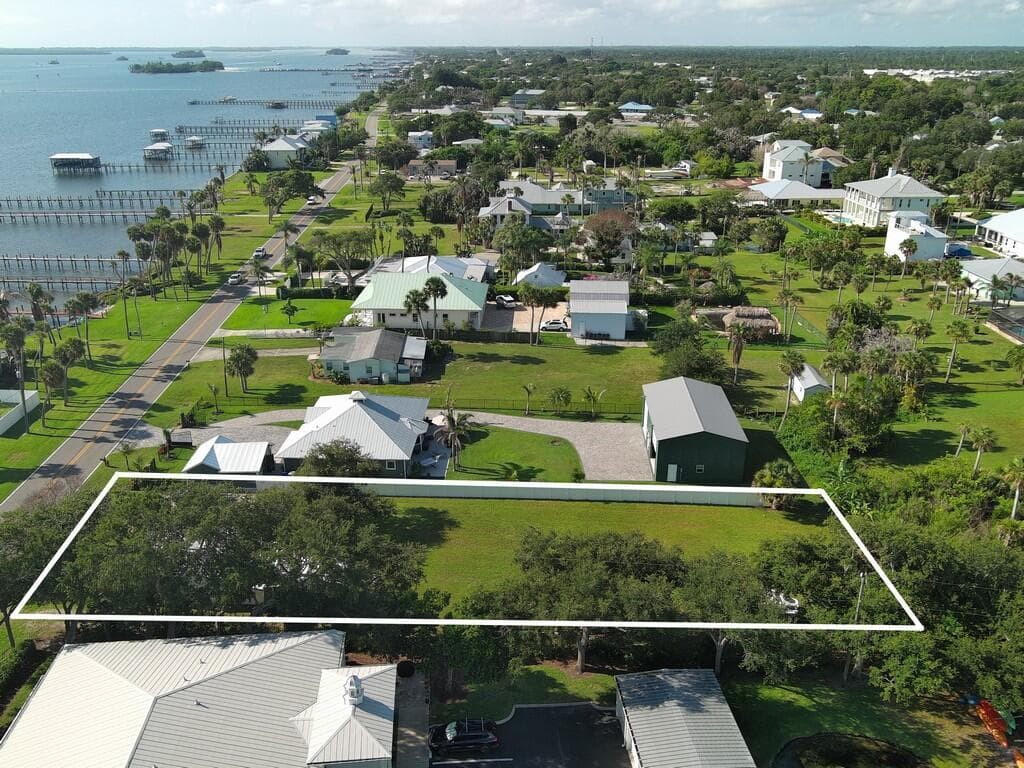13485 N INDIAN RIVER Drive, Sebastian FL 32958 photo 5