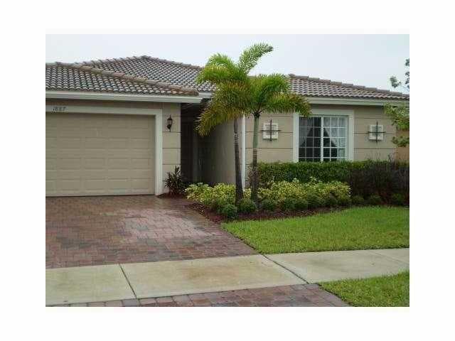 1887 Newport Isles Boulevard, Port St. Lucie FL 34953