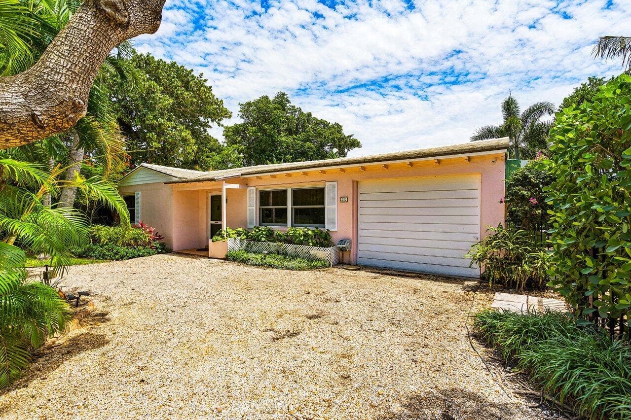 210 Debra Lane, Palm Beach FL 33480 photo 3
