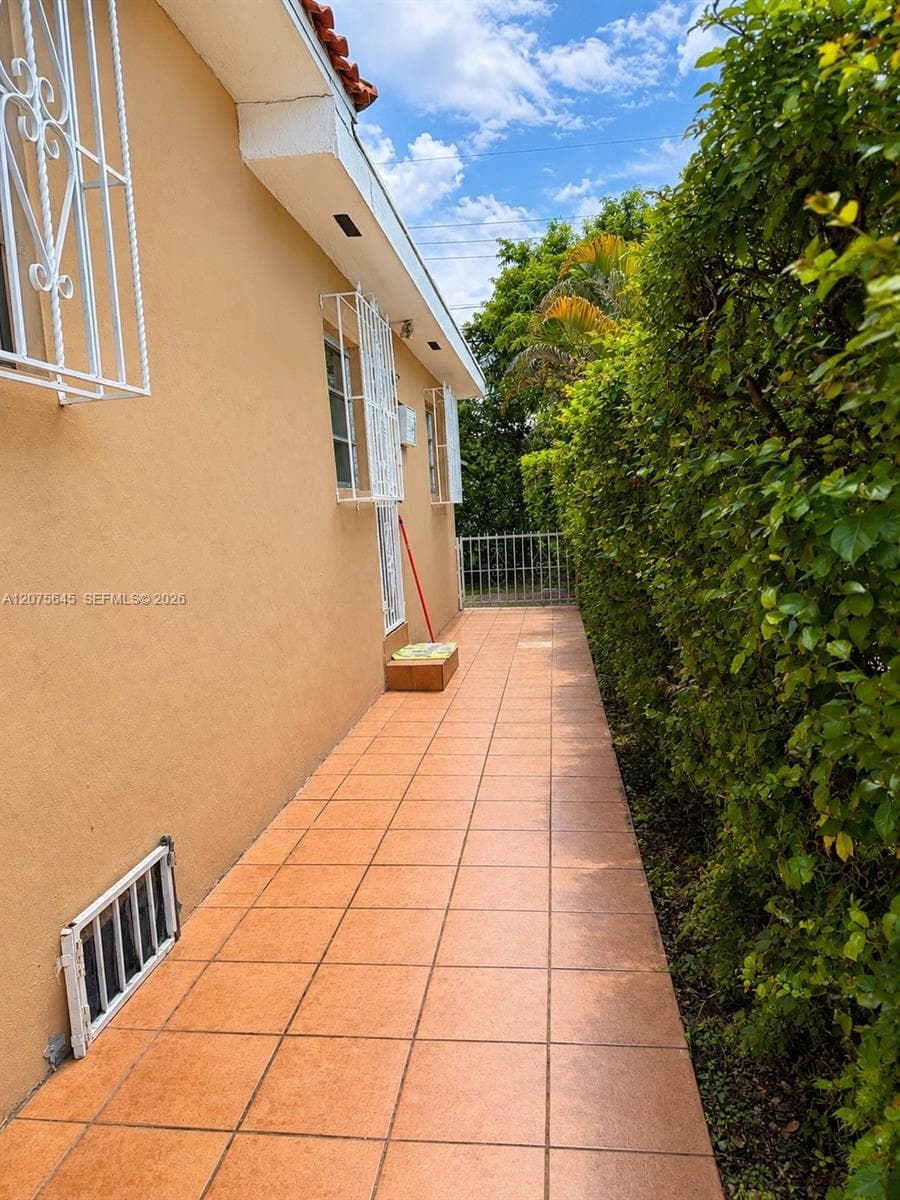 6488 SW 25th St # 1, Miami, FL 33155 photo 5