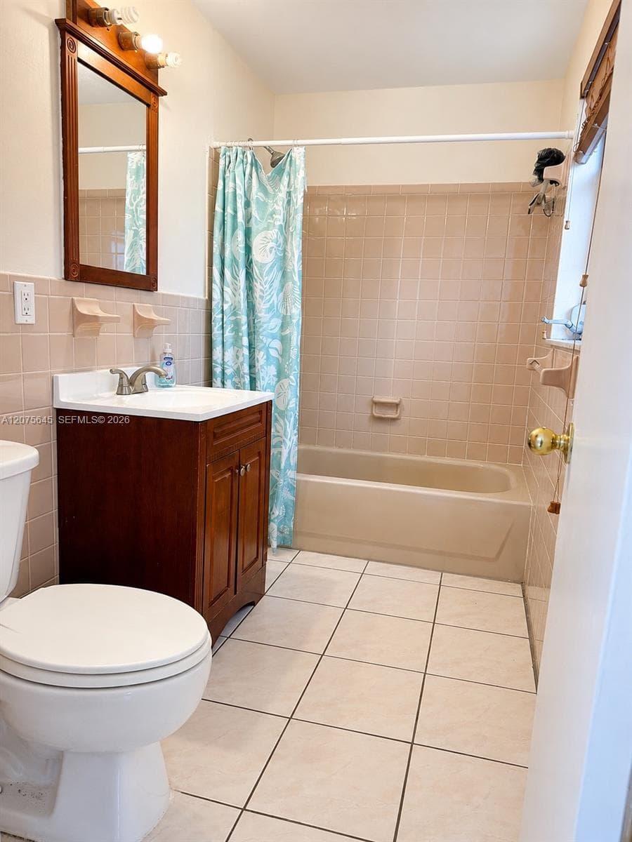 6488 SW 25th St # 1, Miami, FL 33155 photo 4