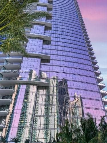 851 NE 1st Ave # 2107, Miami, FL 33132 photo 2