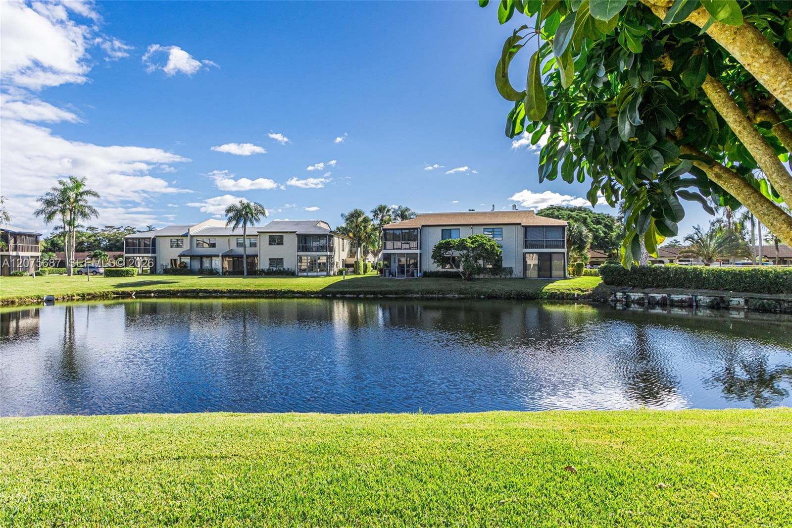 8566 Casa Del Lago # H, Boca Raton FL 33433 photo 2